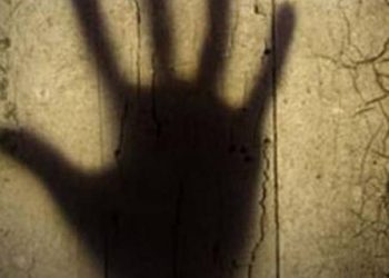 Σοκ στον Βόλο – Συνελήφθη λιμενικός που πλήρωνε ανήλικους για να συνευρεθούν ερωτικά