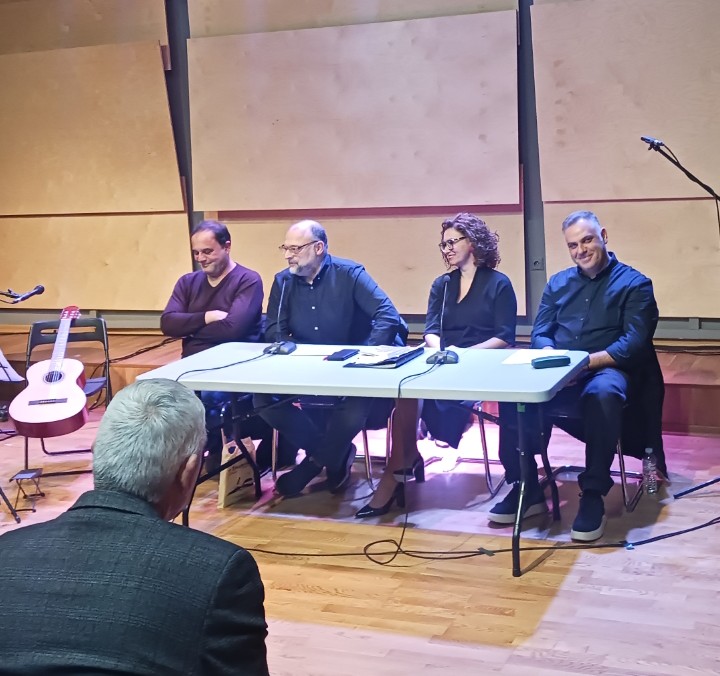 Η ποιητική πλευρά του Σωκράτη Μάλαμα «ζωντάνεψε» στο Μουσείο Τσιτσάνη