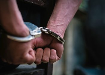 Δύο συλλήψεις για κατοχή ηρωίνης και κάνναβης