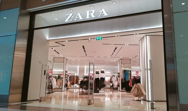 Η Zara κλείνει τις πόρτες της: Aνακοινώνουν το κλείσιμο περισσότερων από 130 καταστημάτων σε όλη την Ισπανία