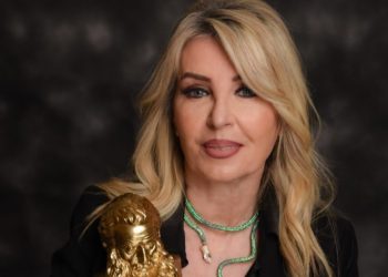 Με το βραβείο “IL DIVIN ARTISTA” βραβεύτηκε η Θεσσαλή Βασιλική Μάγγα, στην Ιταλία