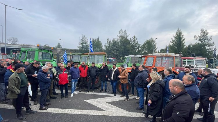 Οι αγρότες κλείνουν τη Δευτέρα τις σήραγγες των Τεμπών (ΜΟΝΟ) για τα φορτηγά [ΕΙΚΟΝΕΣ]