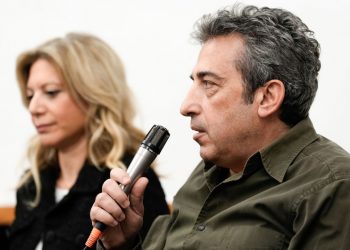 Συγγενείς θυμάτων των Τεμπών «αδειάζουν» την Καρυστιανού: Οι ενέργειές της δεν μας εκφράζουν – Ειρωνικός ο Νίκος Πλακιάς