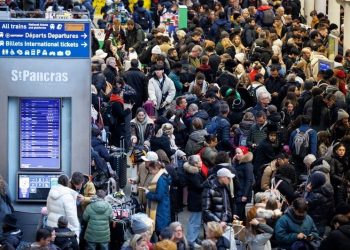 Νέα προβλήματα για το Eurostar: Έμειναν εγκλωβισμένοι σε συρμούς μέχρι και 6 ώρες μέσα στη νύχτα