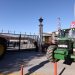 Στο λιμάνι της Θεσσαλονίκης έκαναν «απόβαση» τα τρακτέρ των αγροτών – Λουκέτο στις πύλες (ΕΙΚΟΝΕΣ)