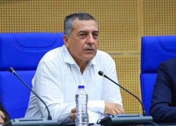 «Καρφιά» Κουρέτα για την ευλογιά…