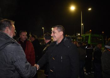 Κουρέτας από το αγροτικό μπλόκο της Νίκαιας: «Την επόμενη φορά θα είμαι μπροστά εγώ, να χτυπήσουν πρώτα εμένα»
