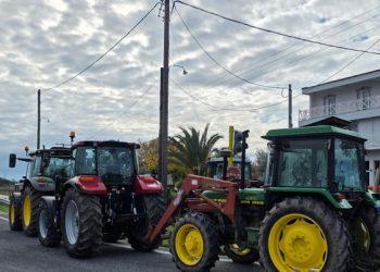 ΔΕΙΤΕ ΕΙΚΟΝΕΣ: Έφθασαν στο μπλόκο του Λόγγου (Ε65) αγρότες του Δήμου Μετεώρων
