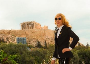 Ξεκίνησε από μια ταράτσα σε θεσσαλική πόλη και κατέκτησε τον κόσμο: Το ταξίδι ζωής της Μάρας Καρέτσου