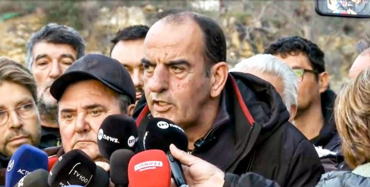 Βήμα – βήμα τι θα κάνουν εφεξής οι αγρότες: Πότε θα κλείσουν και παρακαμπτήριες οδούς, πότε θα ανοίξουν διόδια και πότε θα διευκολύνουν τους ταξιδιώτες (ΒΙΝΤΕΟ)