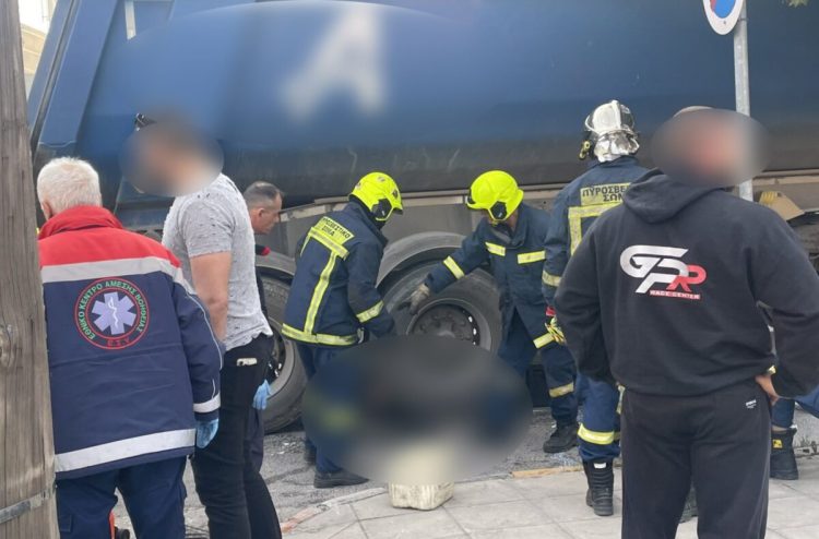 Τραγωδία στη Λάρισα: Νεκρή η γυναίκα που βρέθηκε κάτω από τις ρόδες φορτηγού στην οδό Βόλου – Δείτε φωτογραφίες