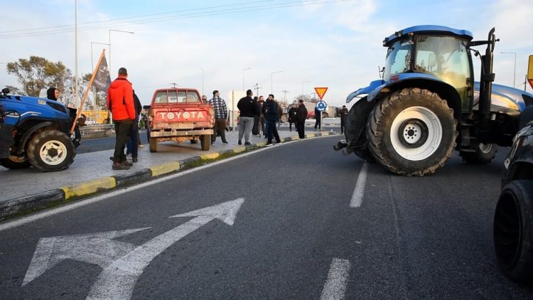 Πώς και ποιούς θα αποκλείσουν σήμερα οι αγρότες κλείνοντας συμβολικά τις σήραγγες των Τεμπών