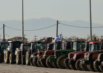 Καιρός: Προειδοποίηση Τσατραφύλλια προς αγρότες στα μπλόκα – «Προσοχή, ακραία φαινόμενα»