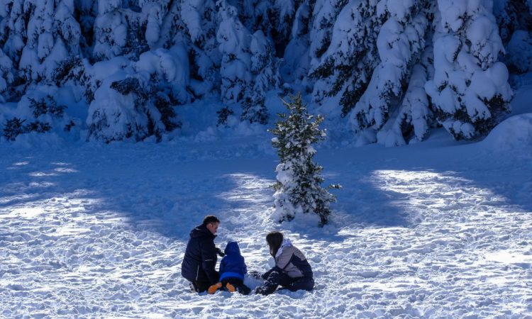 Χριστούγεννα σαν παραμύθι στα Καλάβρυτα – Ο απόλυτος προορισμός για μικρούς και μεγάλους