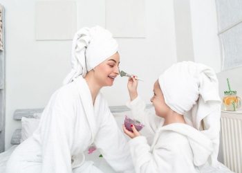 Τι θέλουν οι δερματολόγοι να ξέρεις για το δέρμα σου το χειμώνα μαμά
