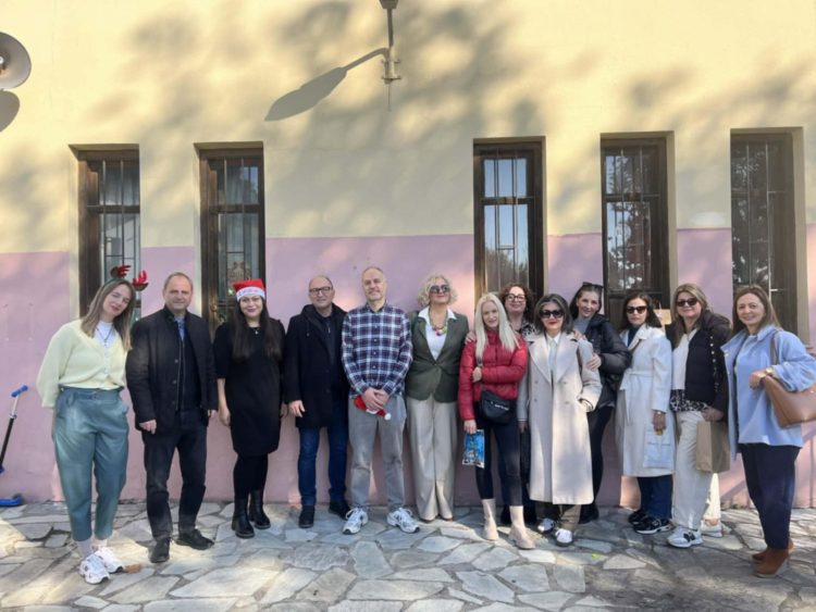 Με επιτυχία το Χριστουγεννιάτικο Bazaar του 33ου Δημοτικού Σχολείου Τρικάλων