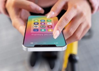 Η Apple εξέδωσε προειδοποίηση προς όλους τους χρήστες iPhone για «εξαιρετικά εξελιγμένη επίθεση»