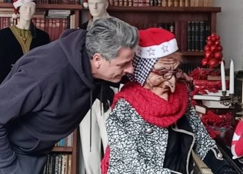 Γιώργος Κόφφας: Η μάγισσα Μπεφάνα μετακόμισε στην Καστανιά… (ΕΙΚΟΝΕΣ)