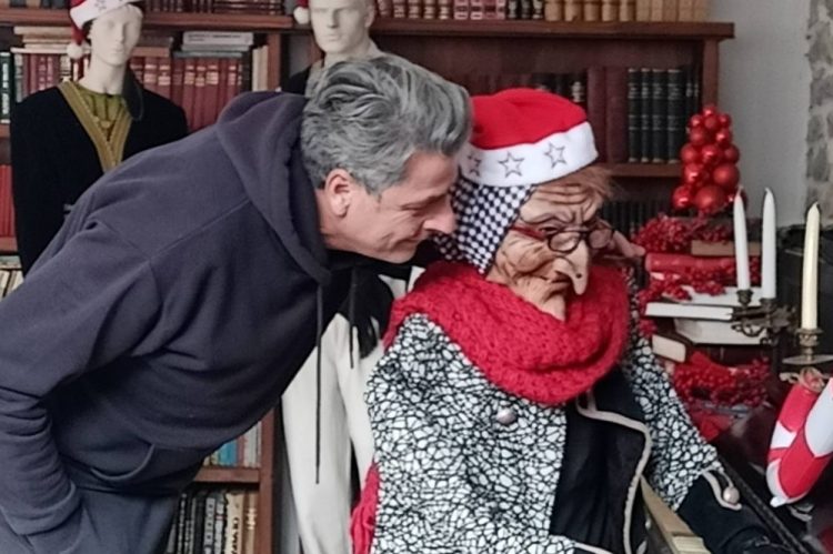 Γιώργος Κόφφας: Η μάγισσα Μπεφάνα μετακόμισε στην Καστανιά… (ΕΙΚΟΝΕΣ)