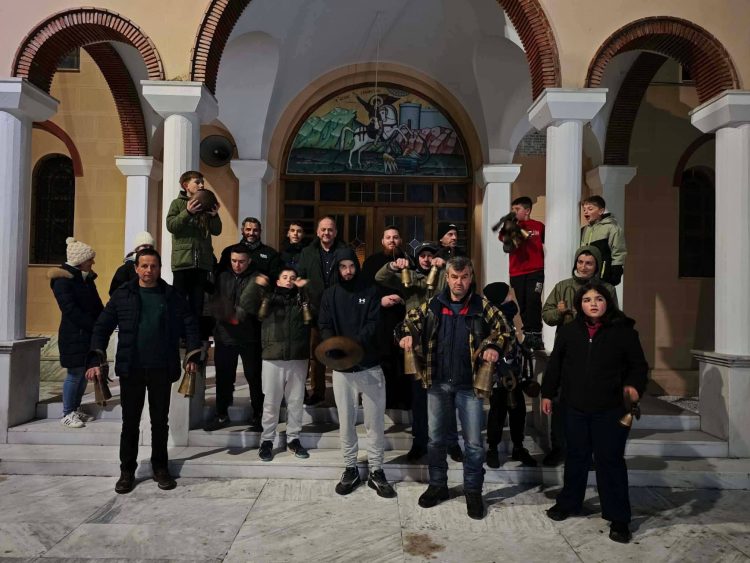 Πιάλεια: Τα Κυπροκούδουνα έκαναν την πιο διασκεδαστική γιορτινή “φασαρία” (ΕΙΚΟΝΕΣ)