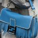 Τσάντες με κρόσια παντού: η νέα εμμονή των fashionistas