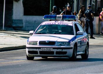 Πέντε συλλήψεις για απάτες, κλοπές και ναρκωτικά