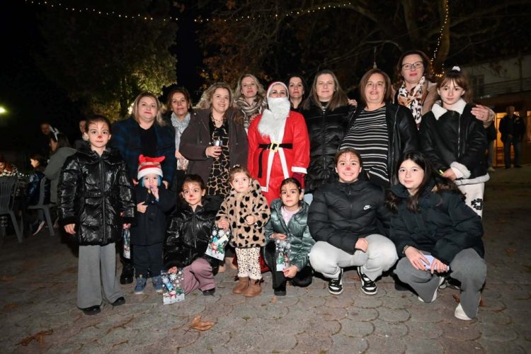 Δ. Μετεώρων: Φωτίστηκε το χριστουγεννιάτικο δέντρο στην Οξύνεια (ΕΙΚΟΝΕΣ – ΒΙΝΤΕΟ)