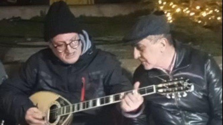 Σε ποιο αγροτικό μπλόκο μεράκλωσε και τραγούδησε Περπινιάδη ο Δημήτρης Κουρέτας (ΒΙΝΤΕΟ)