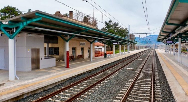 Το τρένο έμεινε από μηχανή στο Λιανοκλάδι – Νυχτερινή ταλαιπωρία για εκατοντάδες επιβάτες