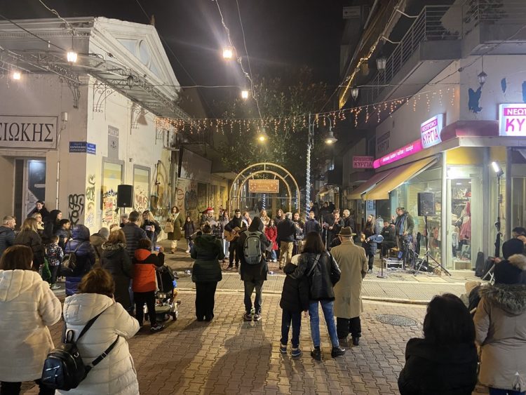 Χρώματα, μουσική και δρώμενα στο παλιό εμπορικό κέντρο των Τρικάλων