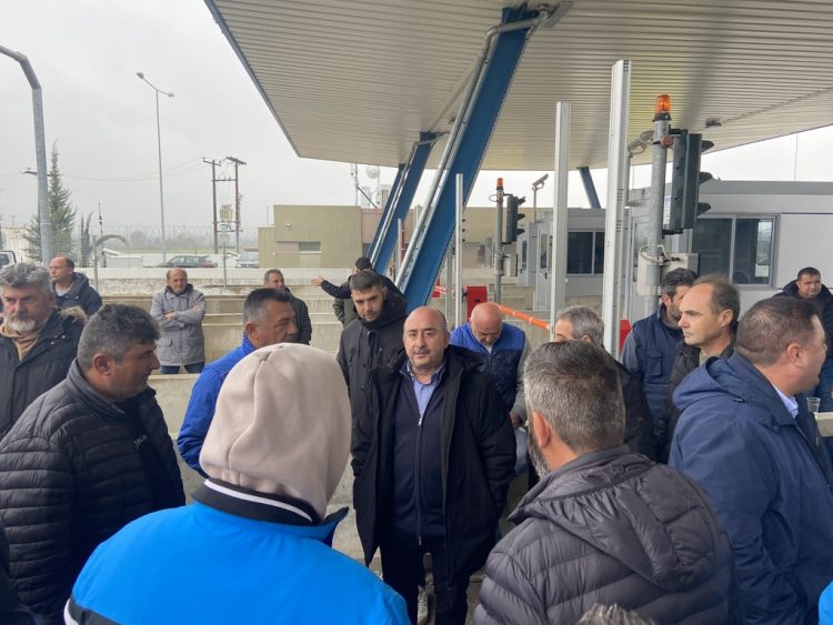 Στα μπλόκα ο Δήμαρχος Τρικκαίων Νίκος Σακκάς – Στήριξη στον αγώνα των αγροτών
