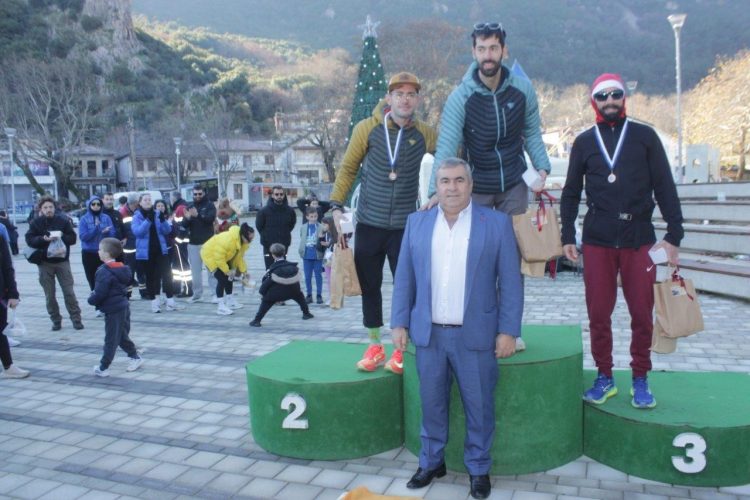 Mε συμμετοχή και επιτυχία το 2ο Santa Run Πύλης 2025 από τον ΟΠΟΠ