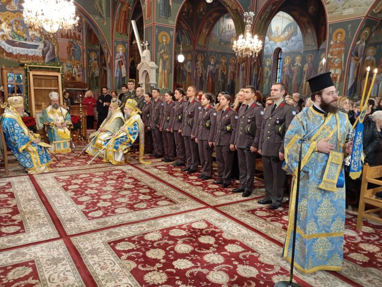 Τα Τρίκαλα τίμησαν λαμπρά τον Προστάτη και Πολιούχο τους Άγιο Νικόλαο, τον Θαυματουργό Αρχιεπίσκοπο Μύρωνος Λυκίας (ΕΙΚΟΝΕΣ)