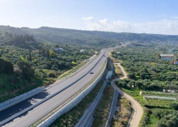 Αυτοκινητόδρομοι του μέλλοντος: επεκτάσεις, “πράσινη” ενέργεια, έξυπνα συστήματα, ηλεκτρονικά διόδια και ηλεκτροκίνηση * Το δίκτυο θα φθάσει και στο τμήμα Ξυνιάδα – Τρίκαλα