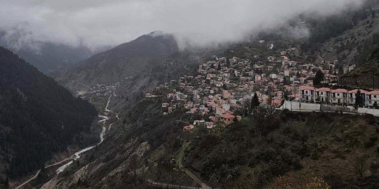 Χειμωνιάτικο Γαρδίκι Τρικάλων: Μοναξιά, ομίχλη κι ένα τοπίο που σε καθηλώνει