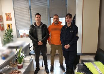 Δωρεά πέντε φωσφορούχων μπουφάν από την εταιρεία «MOTO ENERGY» για τις ανάγκες του Τμήματος Τροχαίας Λάρισας