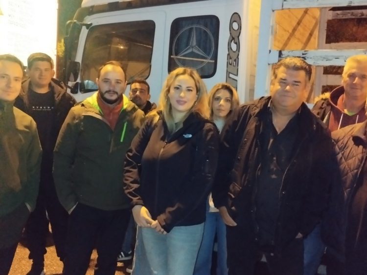Οι Υγειονομικοί του Γ.Ν. Τρικάλων επισκέφτηκαν το μπλόκο των Αγροτών στο Λόγγο Τρικάλων, εκφράζοντας την αλληλεγγύη τους