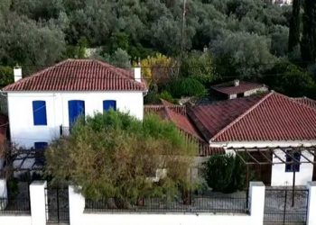 Το σπίτι του Roger Waters των Pink Floyd στο Πήλιο (BINTEO)
