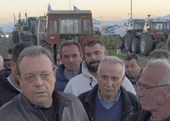 Σ. Φάμελλος από το αγροτικό μπλόκο του Ε-65 στην Καρδίτσα: Να φύγει γρήγορα αυτή η κυβέρνηση, εμείς στηρίζουμε τον αγώνα σας (ΕΙΚΟΝΕΣ)