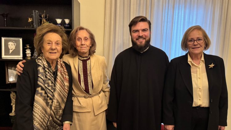 Με τις τρεις προέδρους του φιλανθρωπικού σωματείου “Η Αγία Βαρβάρα” συναντήθηκε ο Πρωτοσύγκελος της ΙΜΤΓΠ
