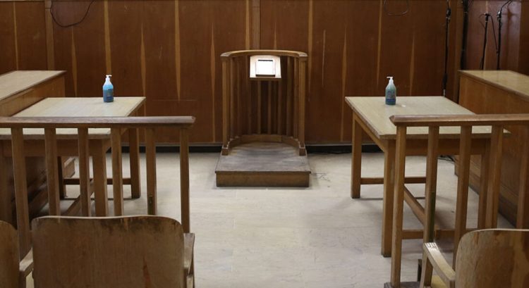Στο Μικτό Ορκωτό Δικαστήριο Τρικάλων δικάζεται πατέρας που κατηγορείται ότι ασέλγησε στην 4χρονη κόρη του – Σοκαριστικό φωτογραφικό υλικό στη Δικογραφία