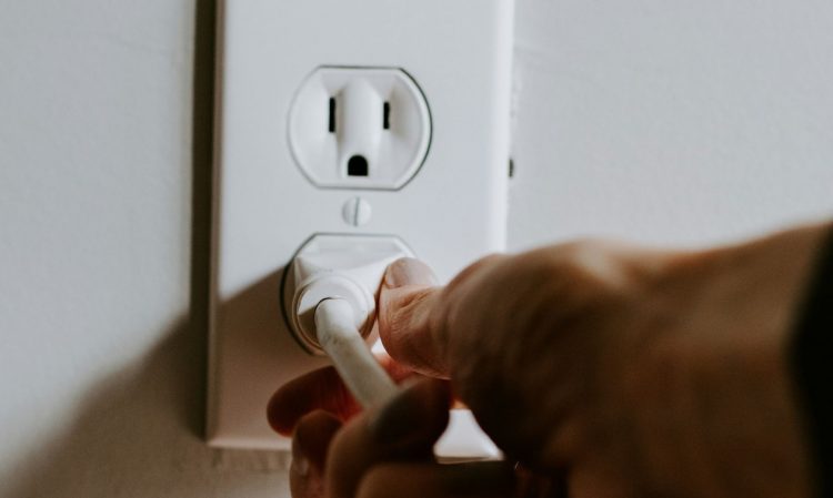 Αυτές τις συσκευές πρέπει να βγάζετε από την πρίζα τη νύχτα