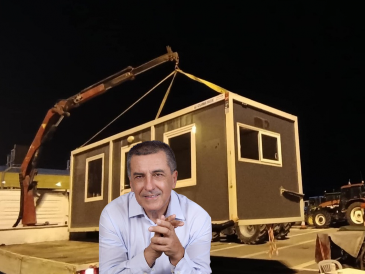 Ο Κουρέτας το ‘πε και το ‘κανε! Έστειλε κοντέινερ στο αγροτικό μπλόκο των Τρικάλων (ΕΙΚΟΝΕΣ)