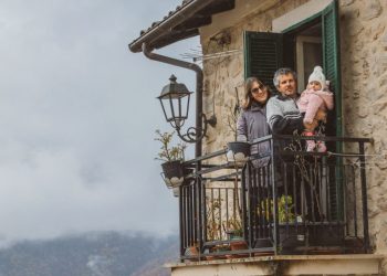 Αρχαίο χωριό γιόρτασε το πρώτο μωρό που γεννήθηκε εδώ και 30 χρόνια