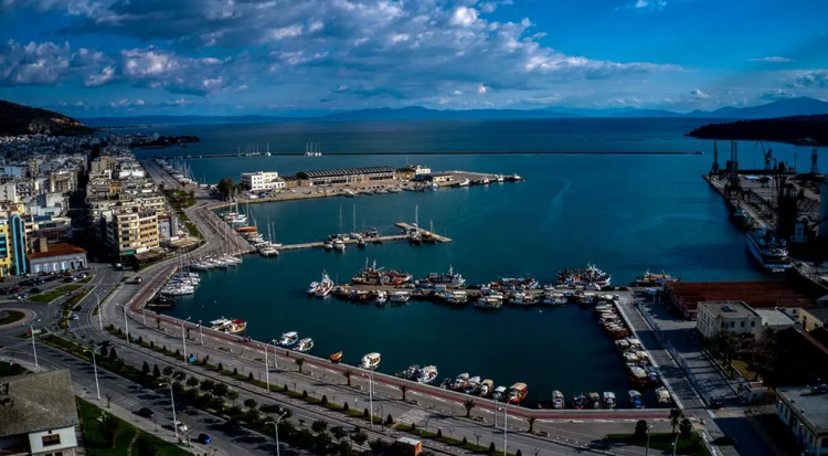 Οι Τρικαλινοί αγρότες κάνουν απόβαση αύριο το πρωί στο λιμάνι του Βόλου!