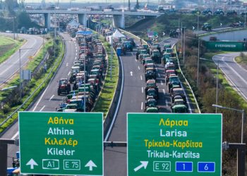 Μπλόκο Νίκαιας: Οι αγρότες κλείνουν το απόγευμα τους παρακαμπτήριους – Στα “δύο” κόβεται η Χώρα