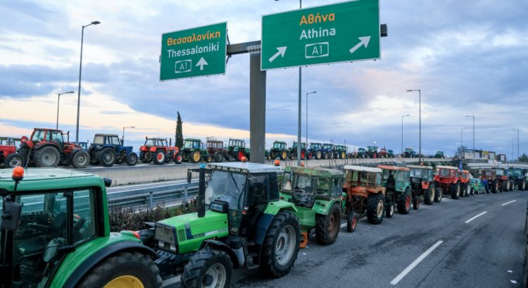 Ημέρα αναδιάταξης για τη διέλευση των εκδρομέων – «Αγκάθι» οι εκτροπές κυκλοφορίας – Μια λωρίδα ανά κατεύθυνση του Ε65 σε Τρίκαλα & Καρδίτσα από σήμερα – Φθηνότερο ηλεκτρικό ρεύμα για να σπάσουν τα αγροτικά μπλόκα