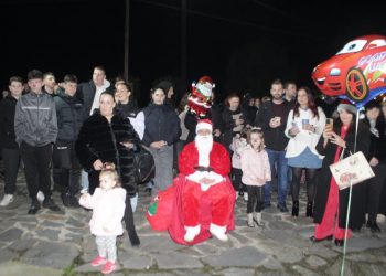 Στο Χριστουγεννιάτικο πνεύμα μικροί και μεγάλοι στο Παλαιομονάστηρο