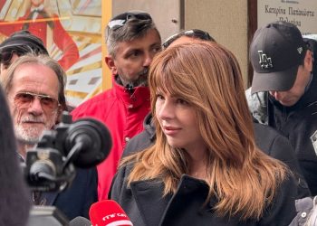 Ψήφισμα αγροτών στην Κατερίνα Παπακώστα – Τι ειπώθηκε έξω από το γραφείο  της;