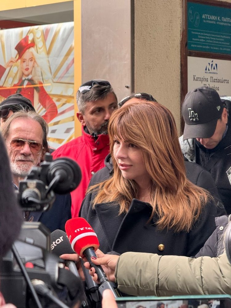 Ψήφισμα αγροτών στην Κατερίνα Παπακώστα – Τι ειπώθηκε έξω από το γραφείο της;